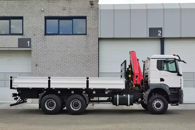 MAN TGS 33.400 BB CH 6x6 Crane Truck