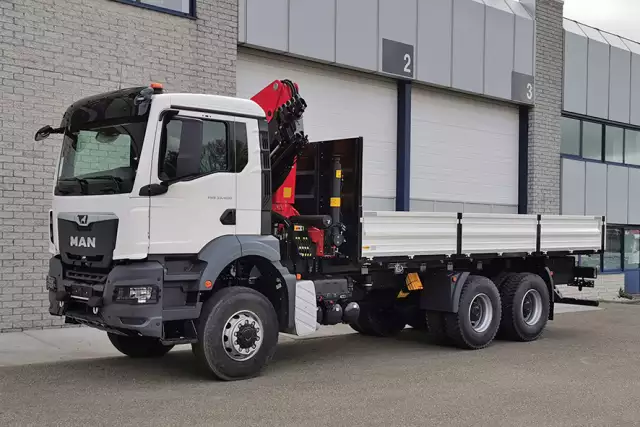 MAN TGS 33.400 BB CH 6x6 Crane Truck