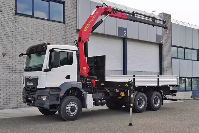 MAN TGS 33.400 BB CH 6x6 Crane Truck