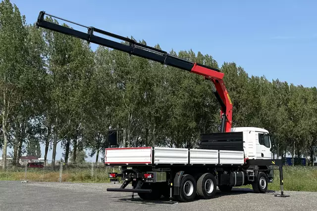 MAN TGS 33.400 BB CH 6x6 Crane Truck