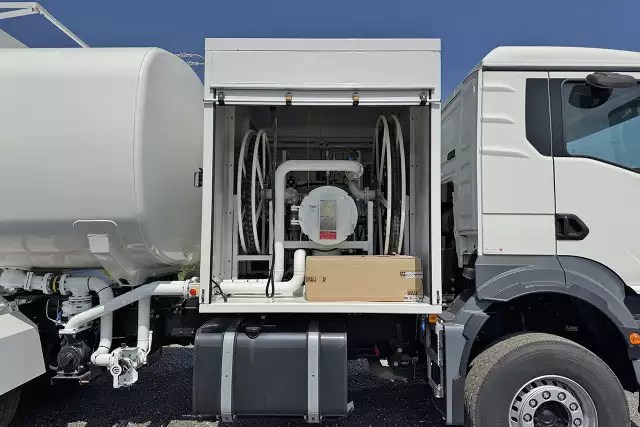 MAN TGS 33.400 BB CH ADR 6x4 Aviation Fuel Tank Truck