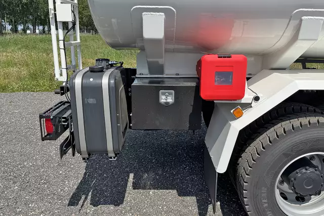 MAN TGS 33.400 BB CH ADR 6x4 Aviation Fuel Tank Truck