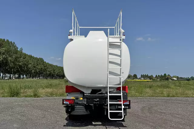 MAN TGS 33.400 BB CH ADR 6x4 Aviation Fuel Tank Truck