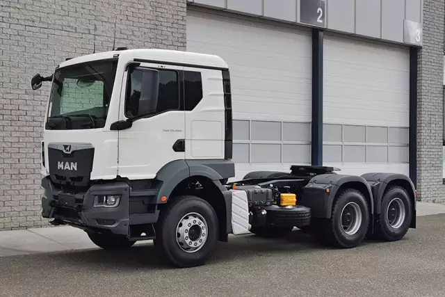 MAN TGS 33.400 BB SA 6x4 Tracteur