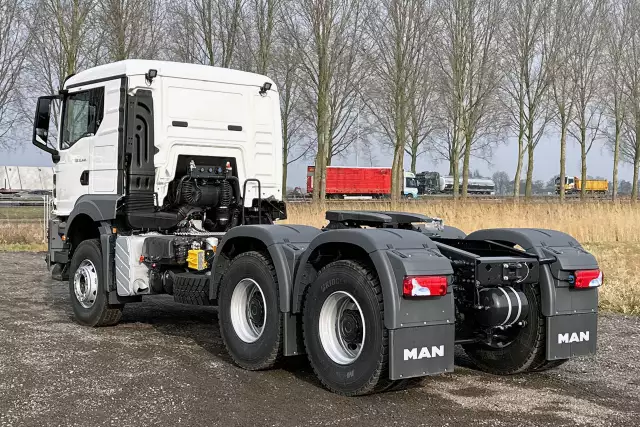 MAN TGS 33.440 BB SA 6x4 Tractor Head