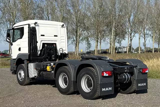 MAN TGS 33.440 BB SA 6x4 Tractor Head