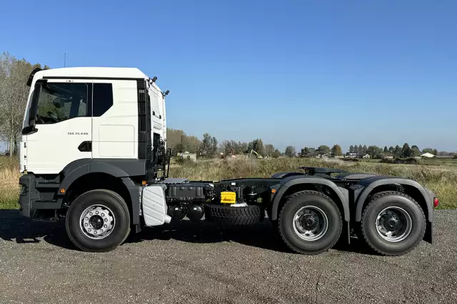 MAN TGS 33.440 BB SA 6x4 Tractor Head