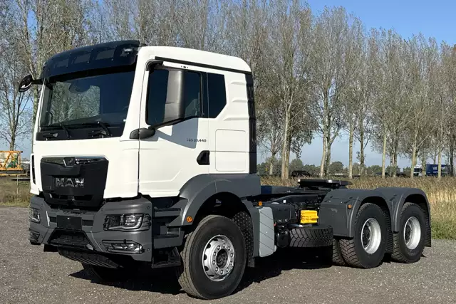 MAN TGS 33.440 BB SA 6x4 Tractor Head