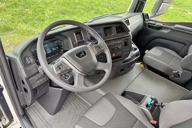 MAN TGS 33.440 BB SA 6x4 Tractor Head