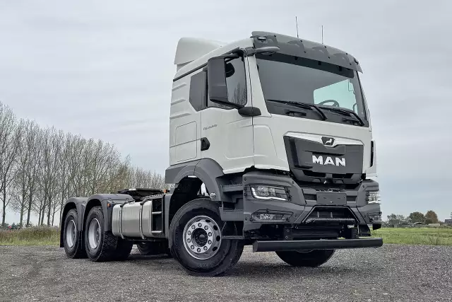 MAN TGS 33.440 BB SA 6x4 Tractor Head