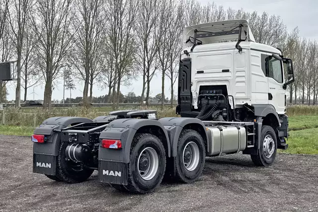 MAN TGS 33.440 BB SA 6x4 Tractor Head