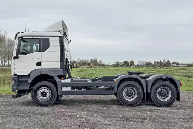MAN TGS 33.440 BB SA 6x4 Tractor Head