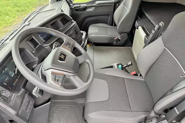 MAN TGS 33.440 BB SA 6x4 Tractor Head