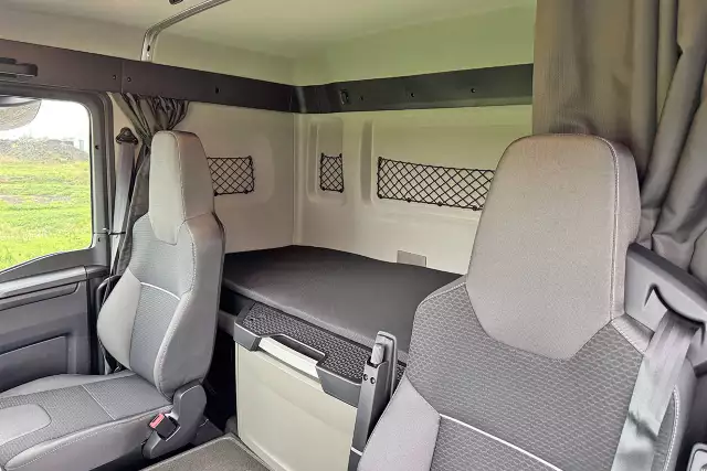 MAN TGS 33.440 BB SA 6x4 Tractor Head