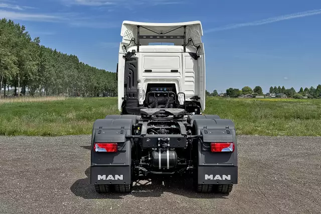 MAN TGS 33.440 BB SA Premium 6x4 Tractor Head