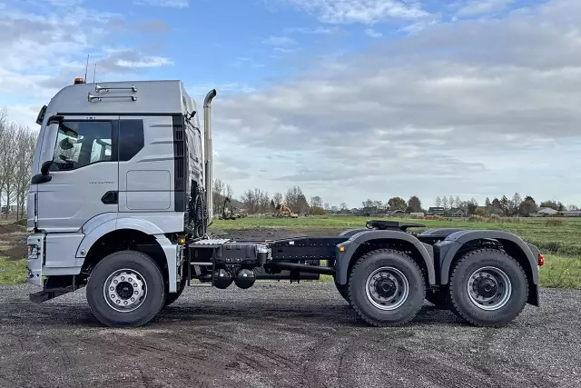 MAN TGS 33.480 BB SA 6x4 Tracteur