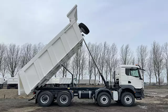 MAN TGS 41.400 BB CH 8x4 Tipper Truck