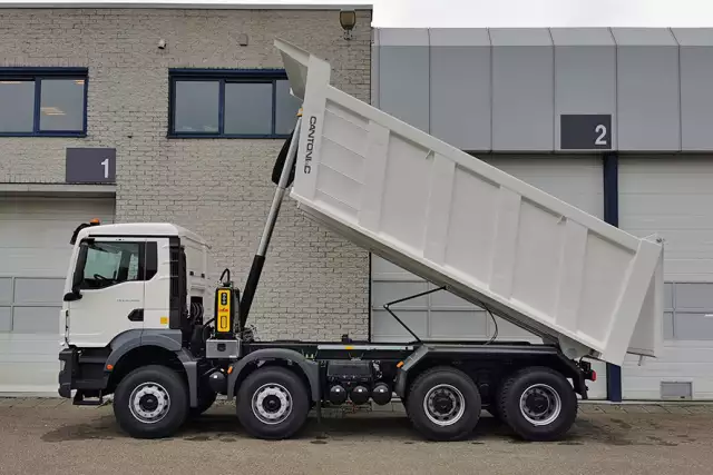 MAN TGS 41.400 BB CH 8x4 Tipper Truck