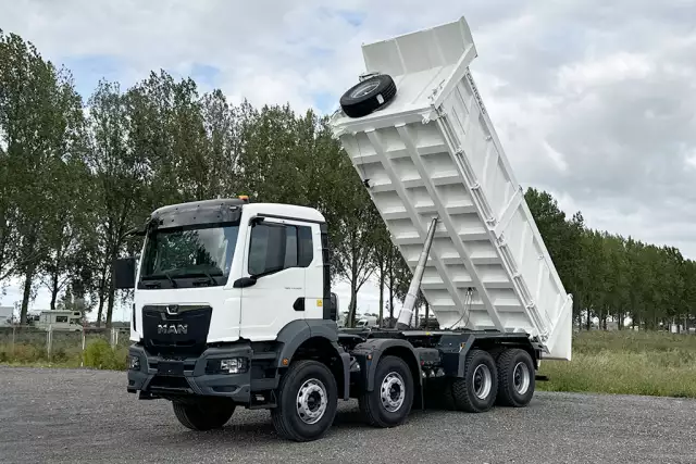 MAN TGS 41.400 BB CH 8x4 Tipper Truck