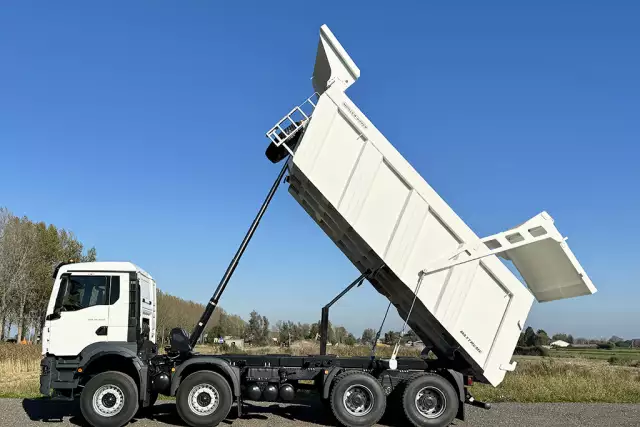 MAN TGS 41.400 BB CH 8x4 Tipper Truck