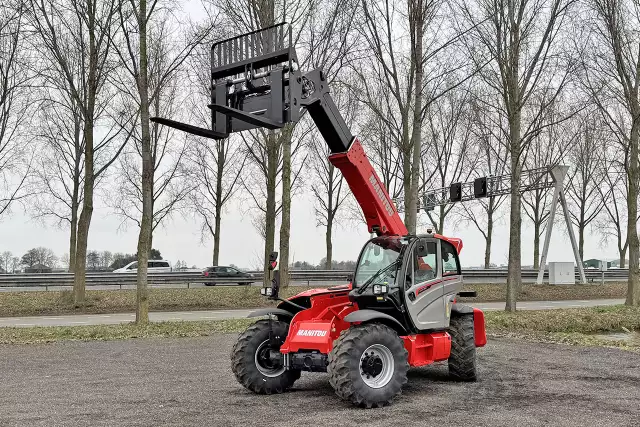 Manitou MHT-X 790 4x4 Telehandler