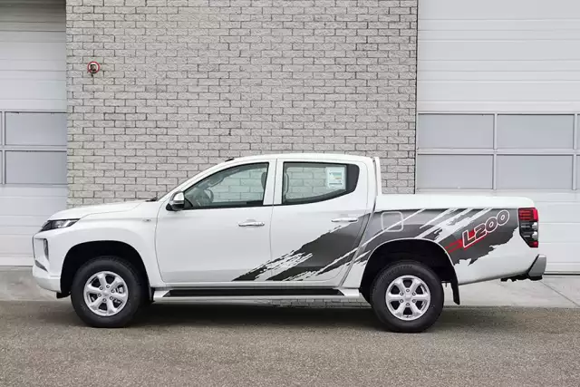 Mitsubishi L200 GLX 4x4 Double Cab Pick-up