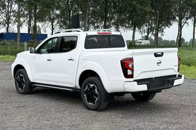 Nissan Navara LE Plus 4x4 Pick-up cabine double