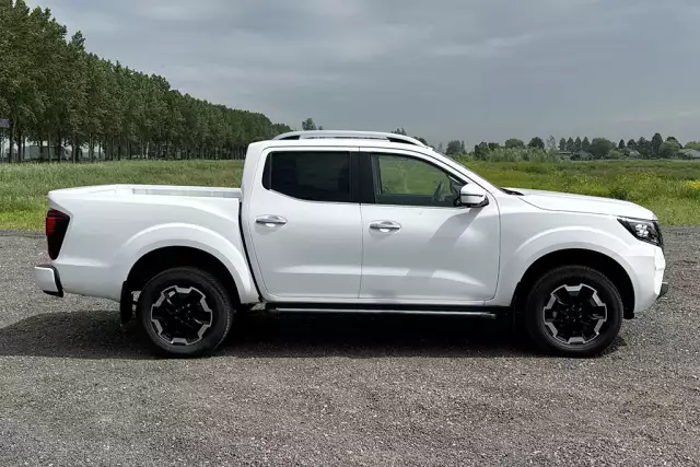 Nissan Navara LE Plus 4x4 Pick-up cabine double