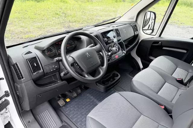 Peugeot Boxer L3H2 Crew 4x2 Chassis Cabin Van
