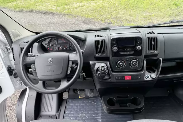 Peugeot Boxer L3H2 Crew 4x2 Chassis Cabin Van