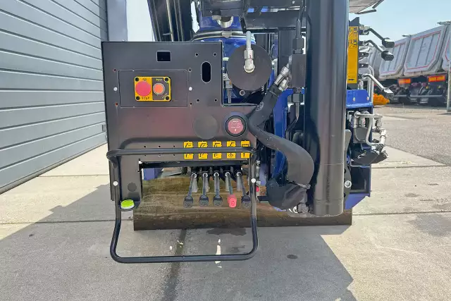 PM 24024PX Truck Crane