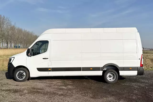 Renault Master L4H3 4x2 Closed Van