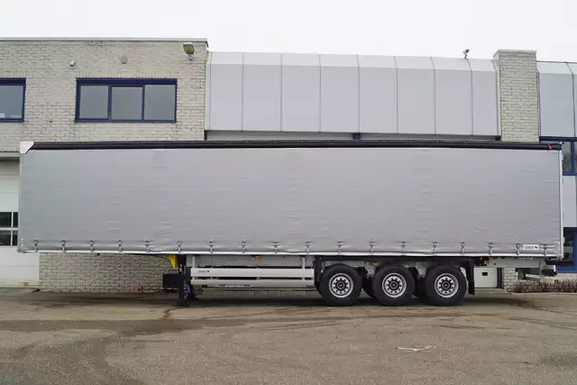 Schmitz Cargobull SCS 24/L 3-Axle Tilt/Curtainside Box Trailer