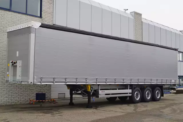 Schmitz Cargobull SCS 24/L 3-Axle Tilt/Curtainside Box Trailer