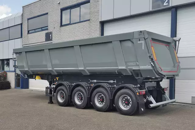 Schmitz Cargobull SKI 24 4-Axle Tipper Trailer