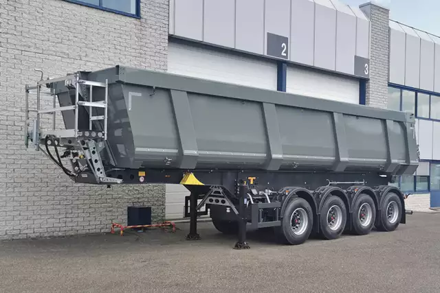 Schmitz Cargobull SKI 24 4-Axle Tipper Trailer