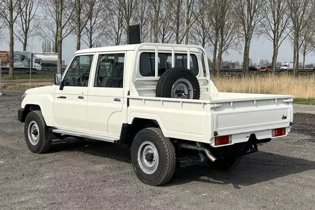 Toyota Land Cruiser HZJ79 DC