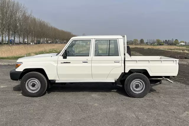 Toyota Land Cruiser HZJ79 DC