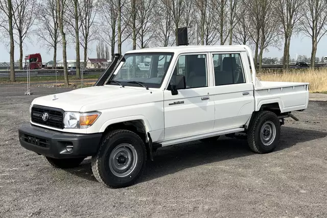 Toyota Land Cruiser HZJ79 DC