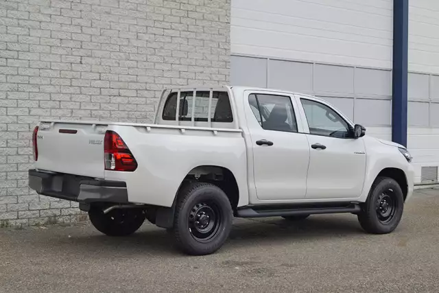 Toyota Hilux 2.4 GL 4x4 Double Cab Pick-up