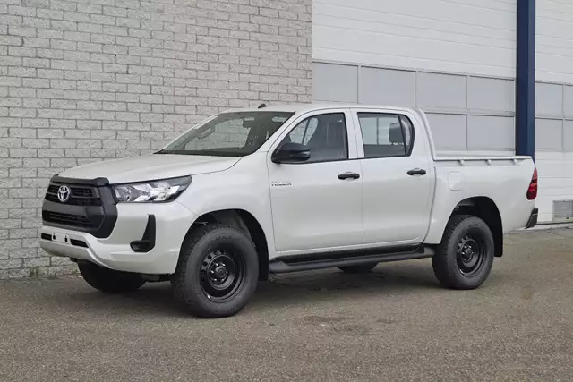 Toyota Hilux 2.4 GL 4x4 Double Cab Pick-up