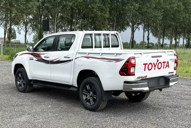 Toyota HiLux 2.4 GLX SR5 4x4 Pick-up cabine double