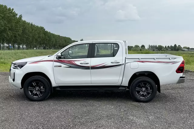 Toyota HiLux 2.4 GLX SR5 4x4 Pick-up cabine double