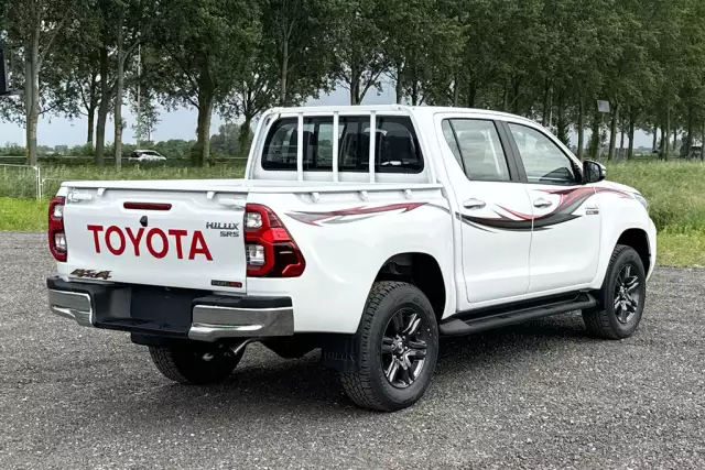 Toyota HiLux 2.4 GLX SR5 4x4 Pick-up cabine double