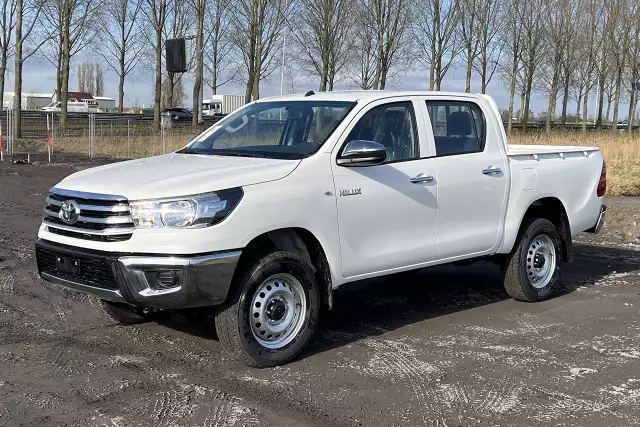 Toyota Hilux 2.4D 4x4 Double Cab Pick-up