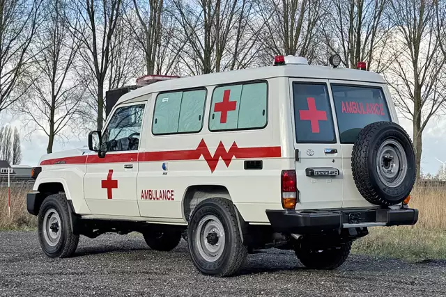 Toyota Land Cruiser HZJ78 4x4 Ambulance