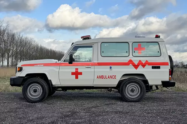 Toyota Land Cruiser HZJ78 4x4 Ambulance