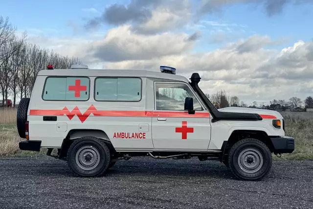 Toyota Land Cruiser HZJ78 4x4 Ambulance