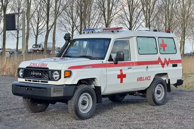 Toyota Land Cruiser HZJ78 4x4 Ambulance