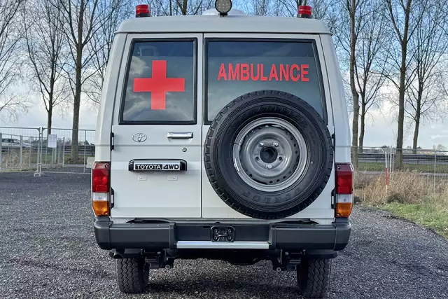 Toyota Land Cruiser HZJ78 4x4 Ambulance